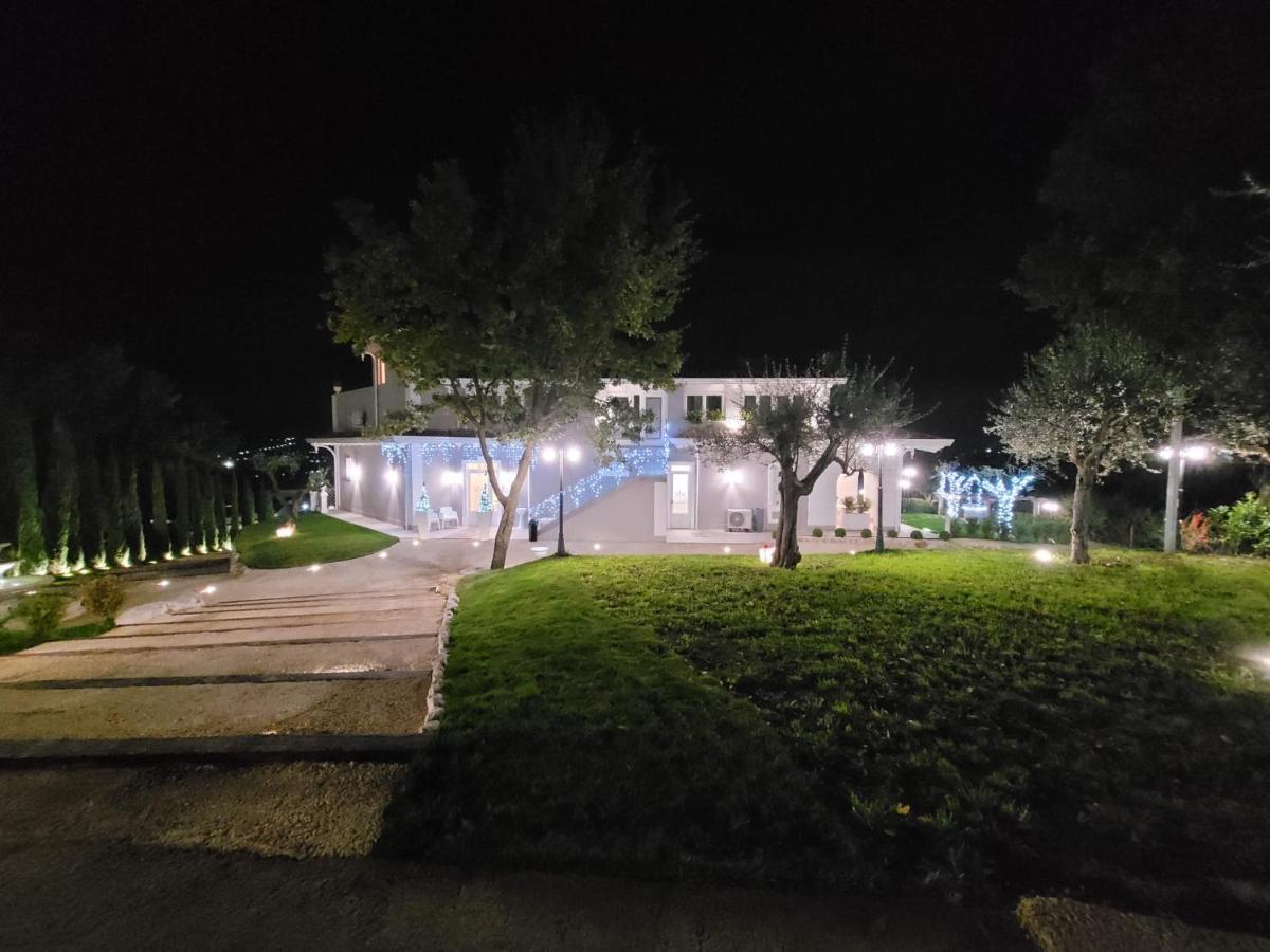 Tenuta Santo Stefano Azienda Agrituristica Santo Stefano del Sole Buitenkant foto