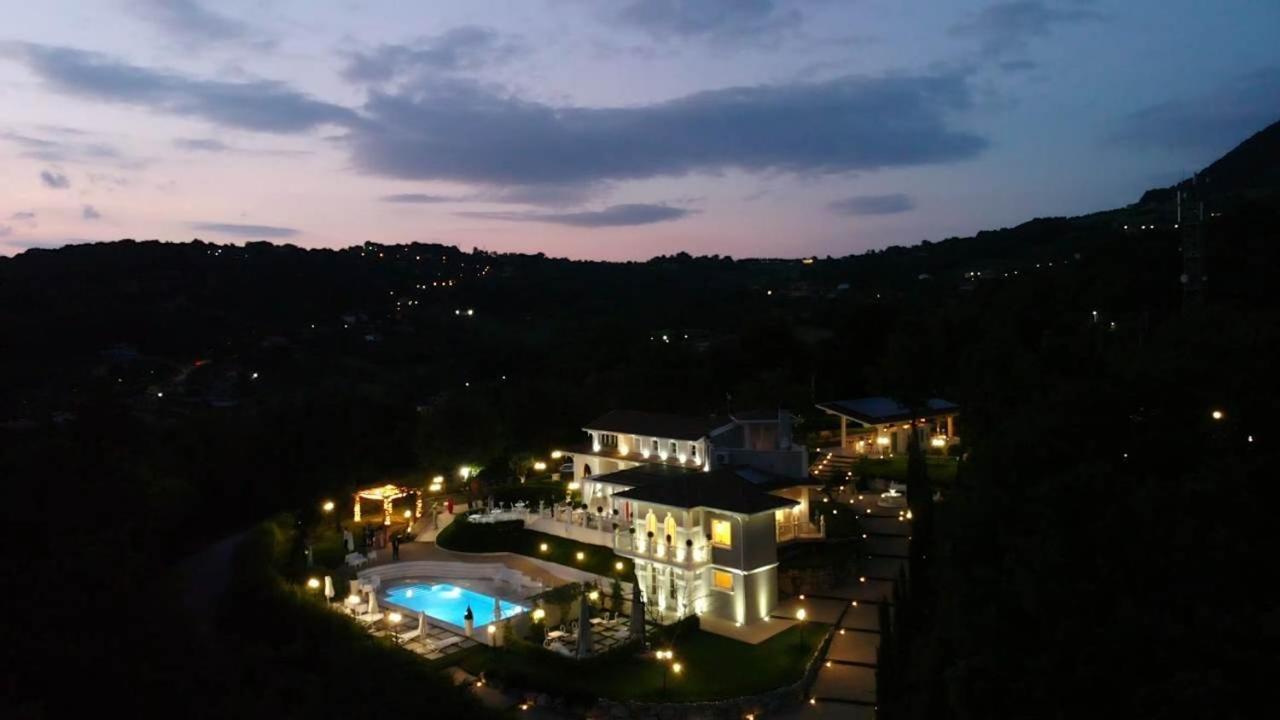 Tenuta Santo Stefano Azienda Agrituristica Santo Stefano del Sole Buitenkant foto